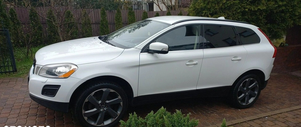 Volvo XC 60 cena 50900 przebieg: 246000, rok produkcji 2013 z Piaski małe 781